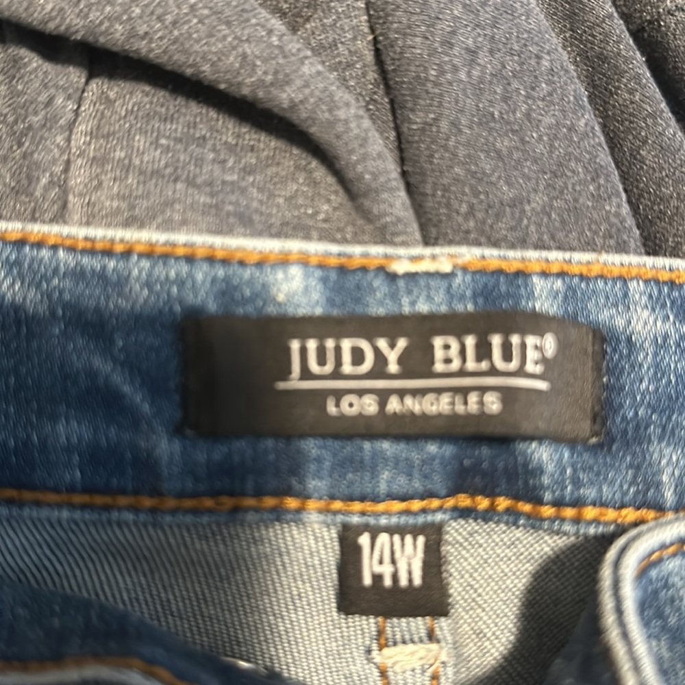 Judy Blue jeans - Picture 5 of 5